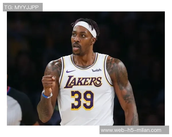 霍华德晒与佩林卡合照及39号球衣照为湖人加油展现归队决心