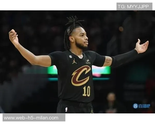 加兰表现出色三分命中率高效贡献15分5板6助球队战绩提升至正负值18最低