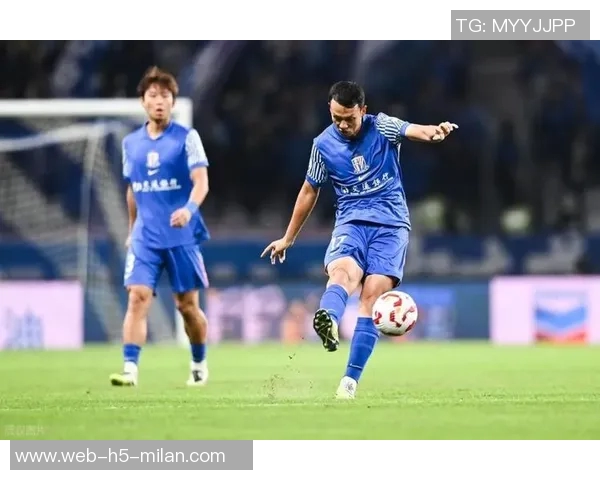 广岛外援半场结束后挑衅高天意引发双方冲突场面火爆