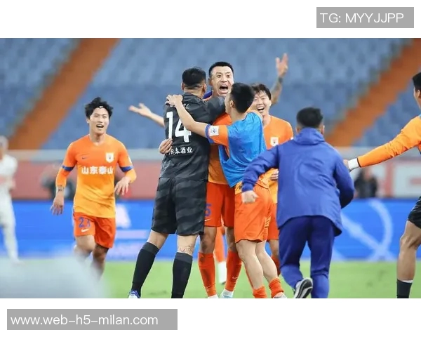 泰山队冬训阵容公布郑铮王大雷领衔依木兰积极参与训练 泰山队冬训阵容公布郑铮王大雷领衔依木兰积极参与训练