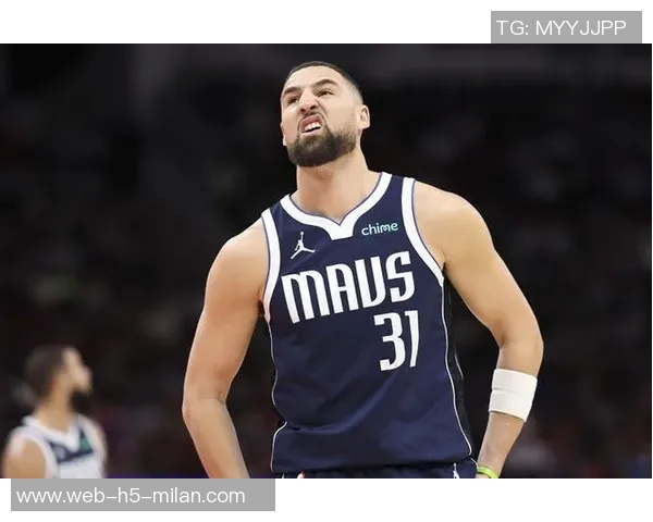 克莱状态低迷半场替补出战仅得2分3板1助表现令人失望 克莱状态低迷半场替补出战仅得2分3板1助表现令人失望